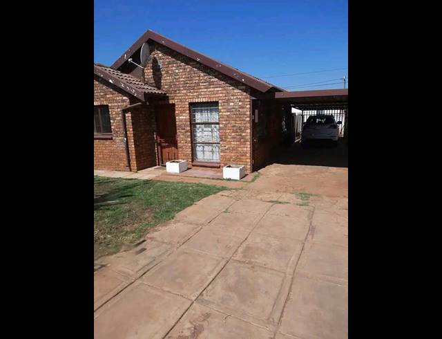 2 BEDROOM HOUSE FOR SALE IN SOSHANGUVE XX